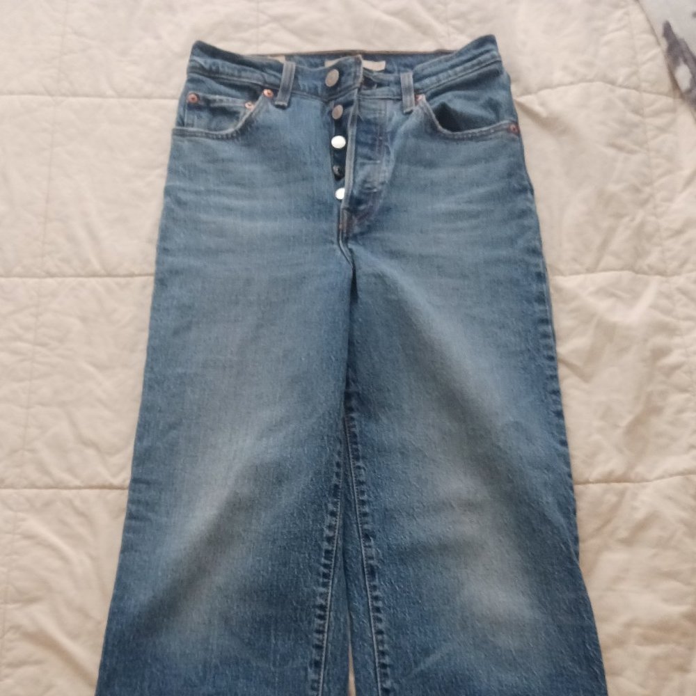 Assorted Levi's - Picture 1 of 3